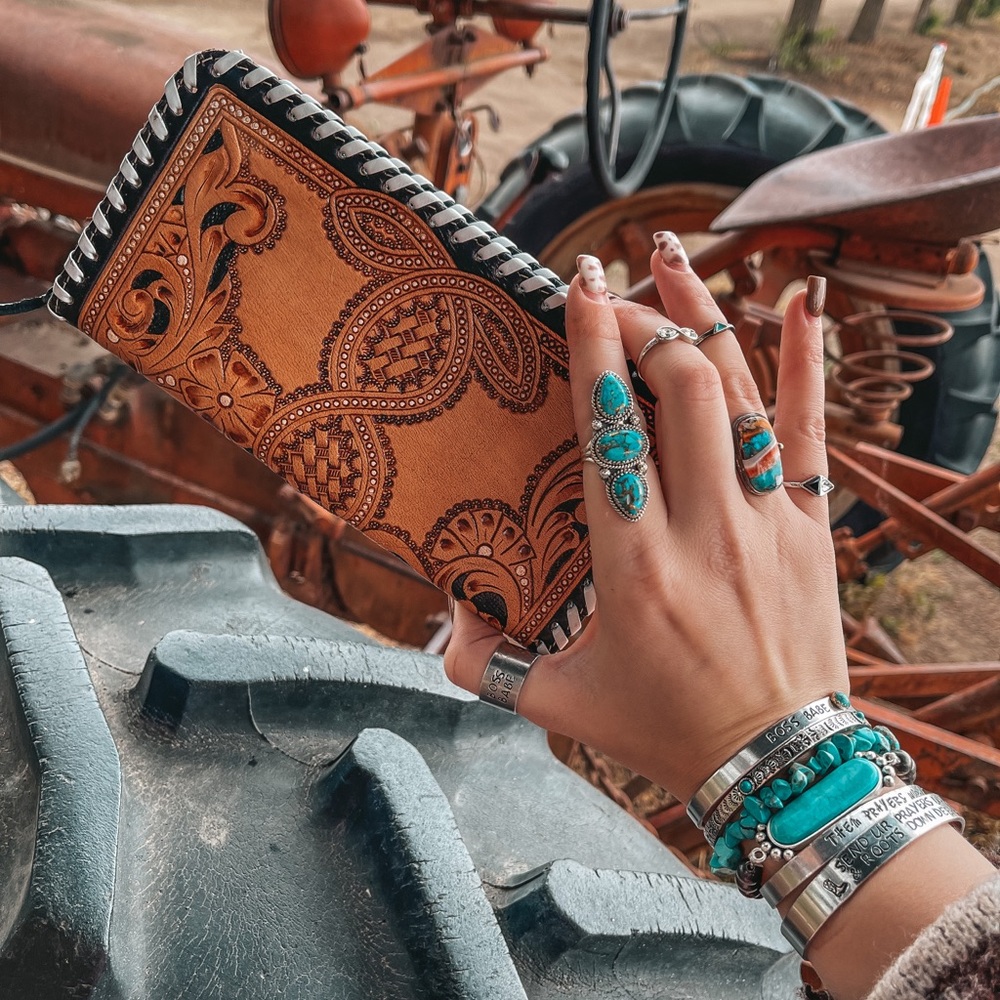 Tooled Leather Western Style Fashion Wallet